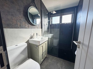 Photo 14- click for photo gallery